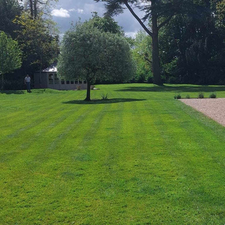 gardener reading