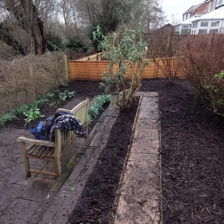 landscaping mulching maintenance